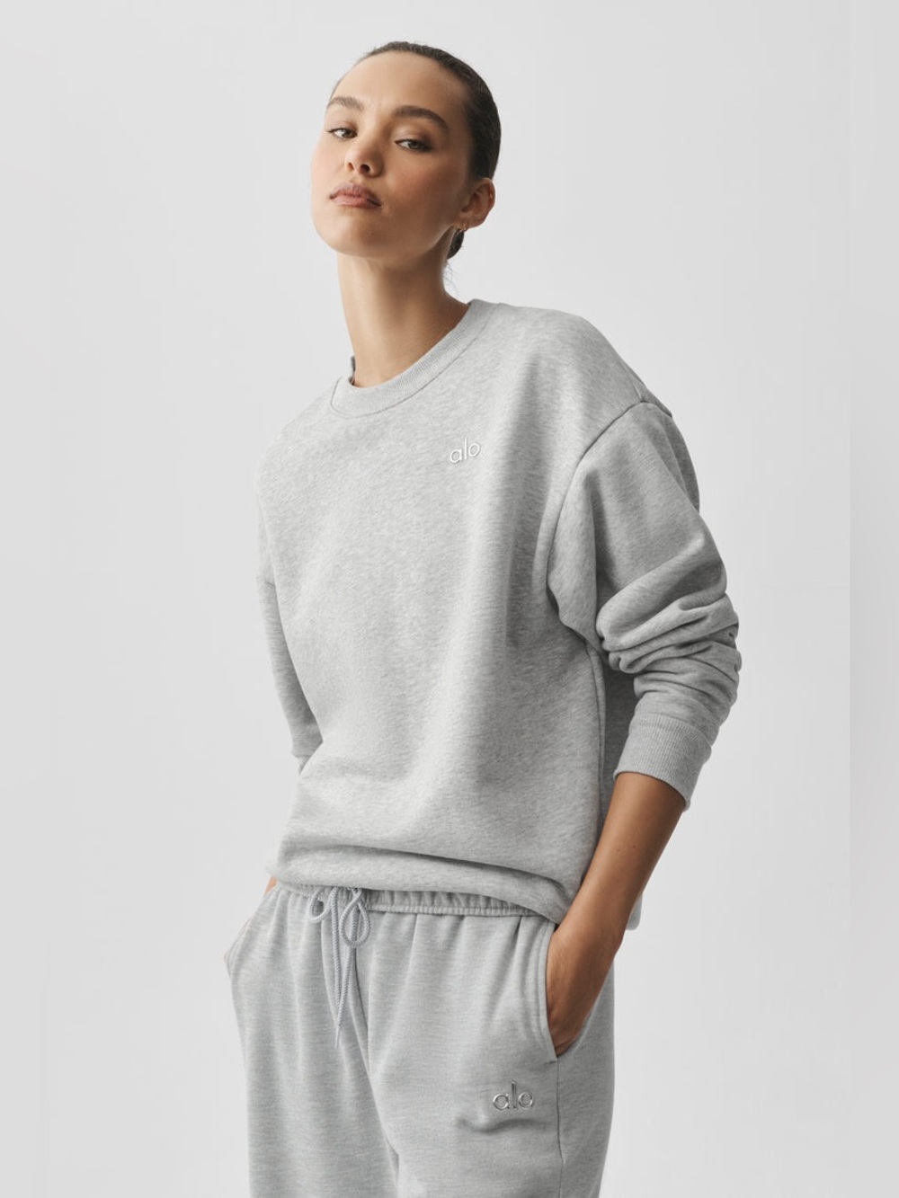 ALO Yoga Accolade Crew Neck Pullover in Heather Gray, Size Large